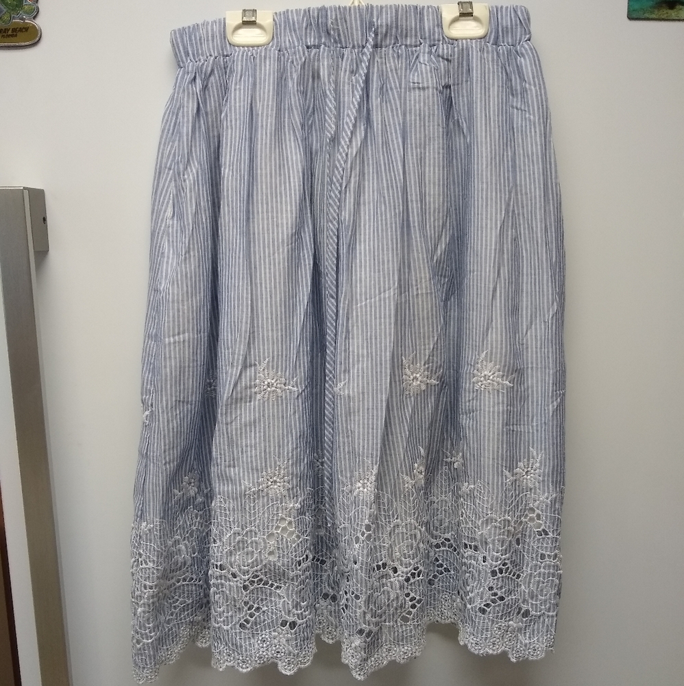 NWT We Love Fashion Blue and White Stripes Floral Skirt - Size M - Picture 5 of 11